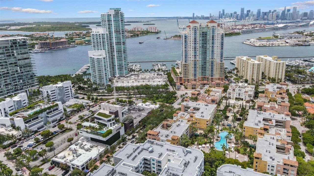 Active With Contract: $8,000 (2 beds, 3 baths, 1660 Square Feet)