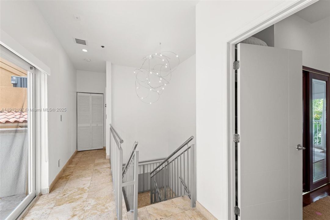 Active With Contract: $8,000 (2 beds, 3 baths, 1660 Square Feet)