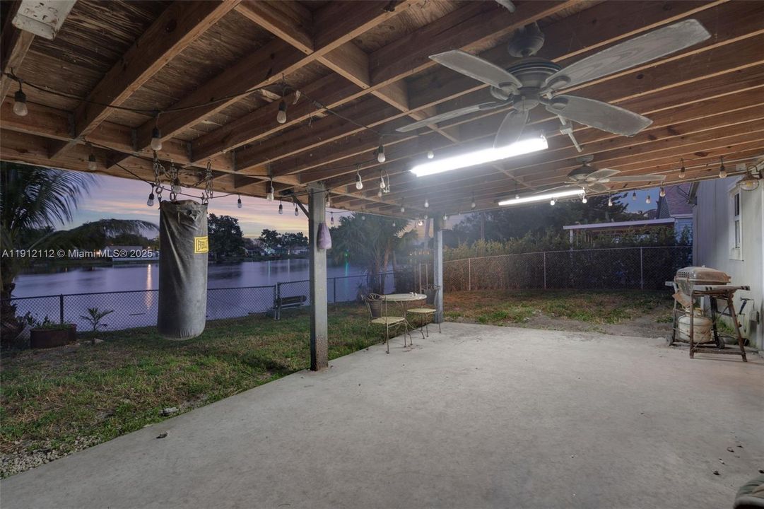 En Venta: $525,000 (3 camas, 2 baños, 1188 Pies cuadrados)