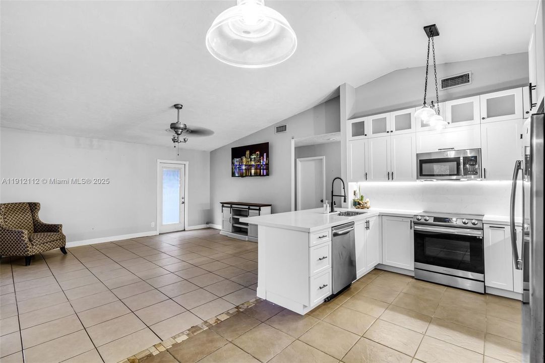 En Venta: $525,000 (3 camas, 2 baños, 1188 Pies cuadrados)