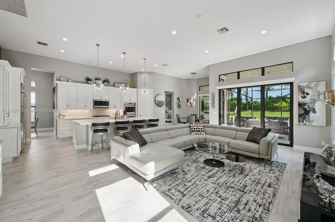 For Sale: $849,000 (3 beds, 2 baths, 2560 Square Feet)