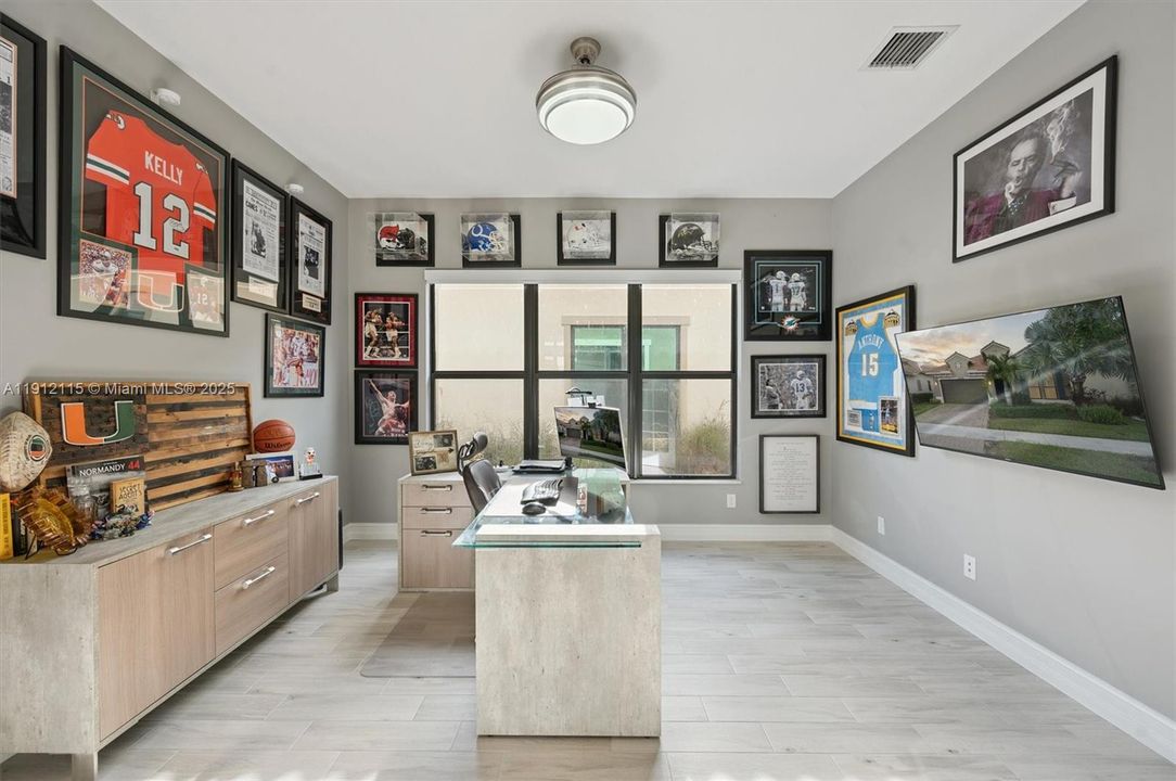 For Sale: $849,000 (3 beds, 2 baths, 2560 Square Feet)