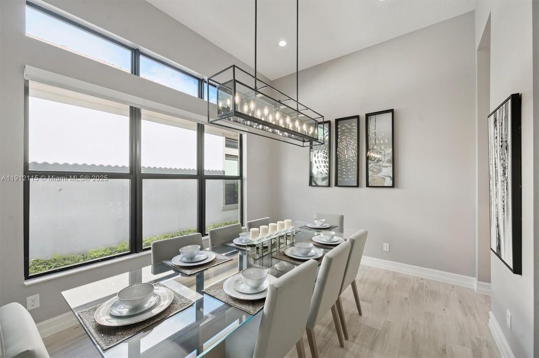 For Sale: $849,000 (3 beds, 2 baths, 2560 Square Feet)