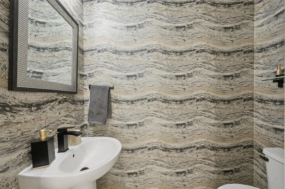 For Sale: $849,000 (3 beds, 2 baths, 2560 Square Feet)