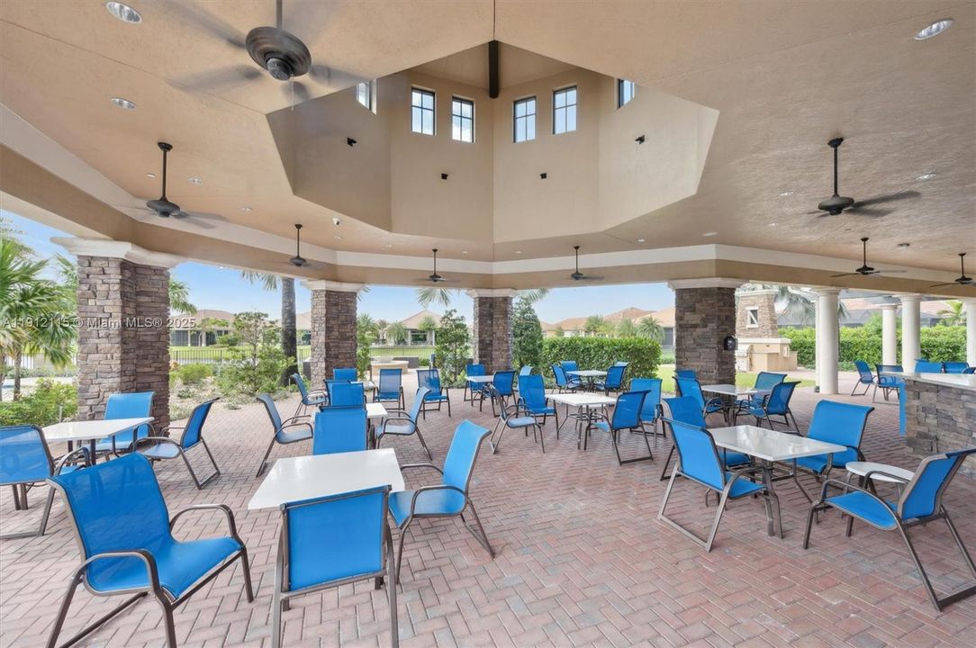 For Sale: $849,000 (3 beds, 2 baths, 2560 Square Feet)