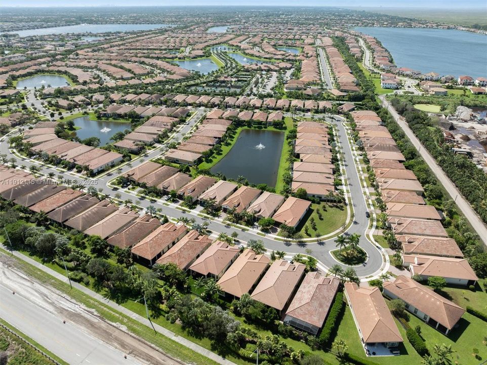 For Sale: $849,000 (3 beds, 2 baths, 2560 Square Feet)