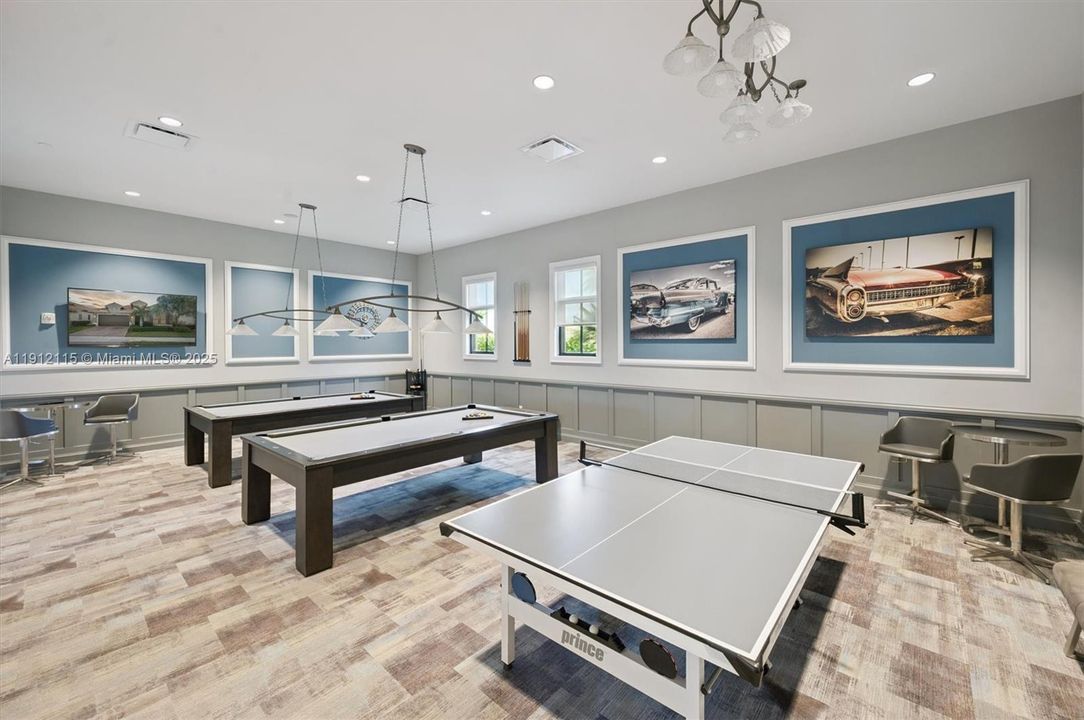 For Sale: $849,000 (3 beds, 2 baths, 2560 Square Feet)