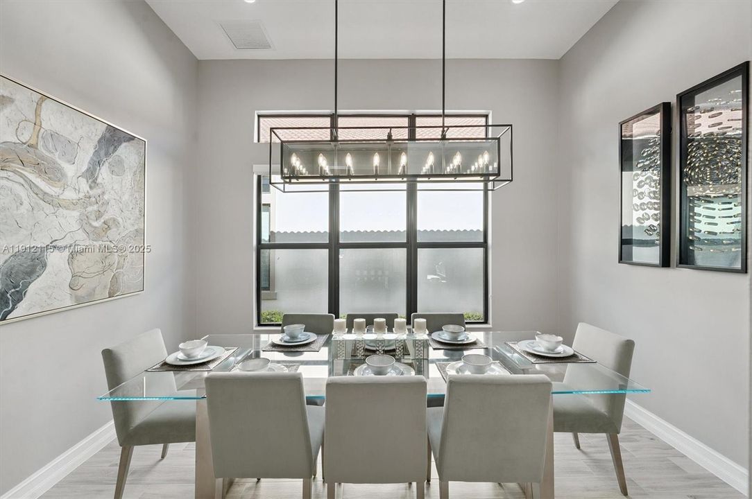 For Sale: $849,000 (3 beds, 2 baths, 2560 Square Feet)