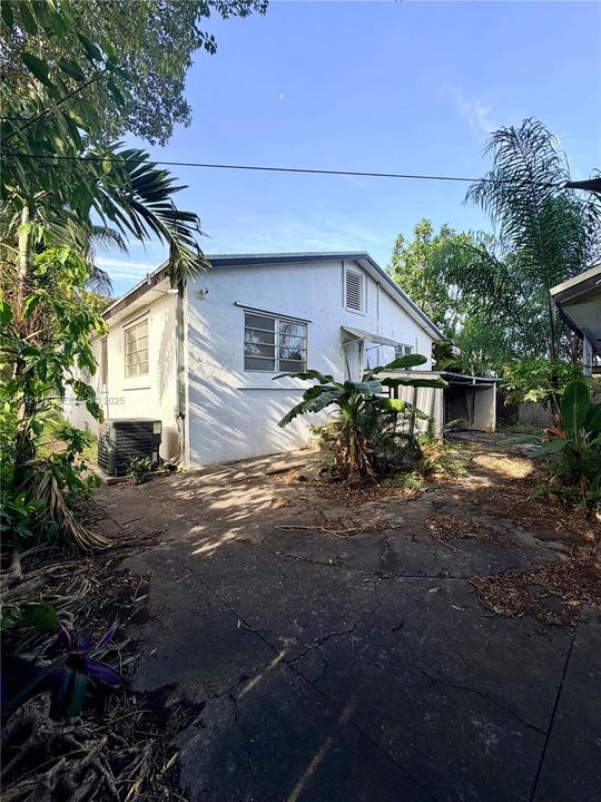 For Sale: $1,255,000 (4 beds, 3 baths, 2167 Square Feet)