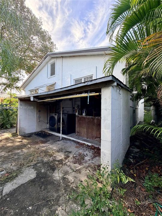 For Sale: $1,255,000 (4 beds, 3 baths, 2167 Square Feet)