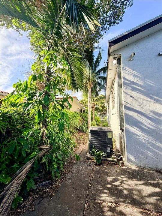 For Sale: $1,255,000 (4 beds, 3 baths, 2167 Square Feet)