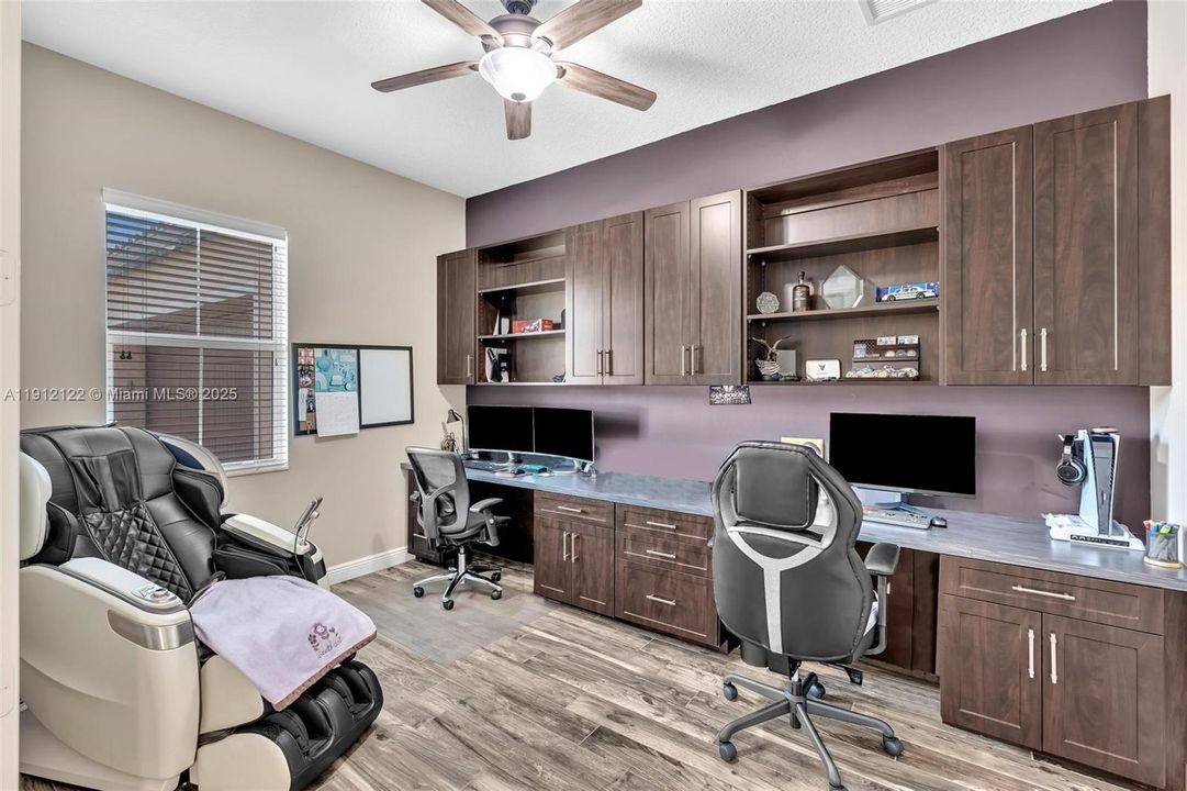 待售: $975,000 (3 贝兹, 2 浴室, 2307 平方英尺)