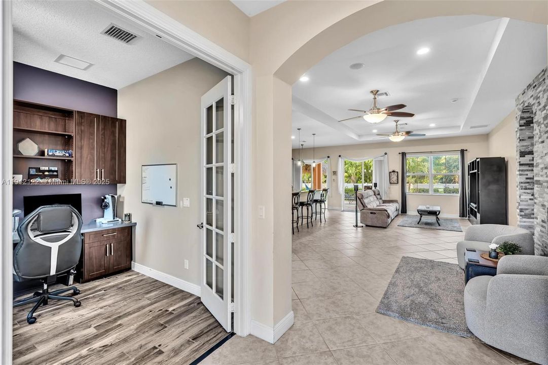 待售: $975,000 (3 贝兹, 2 浴室, 2307 平方英尺)