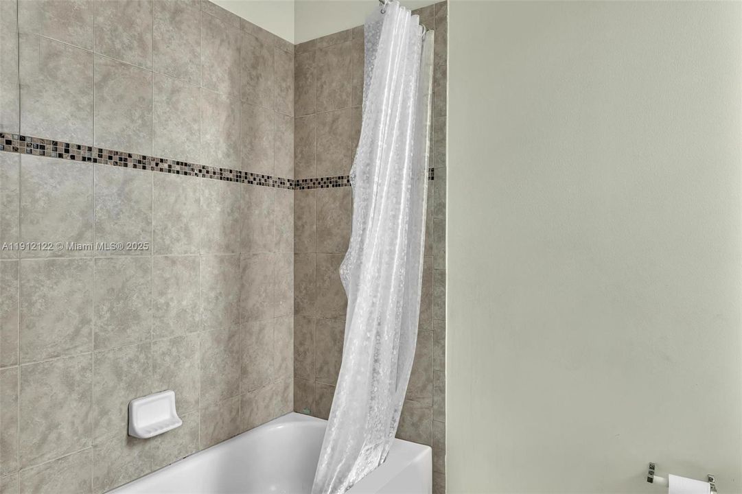 待售: $975,000 (3 贝兹, 2 浴室, 2307 平方英尺)