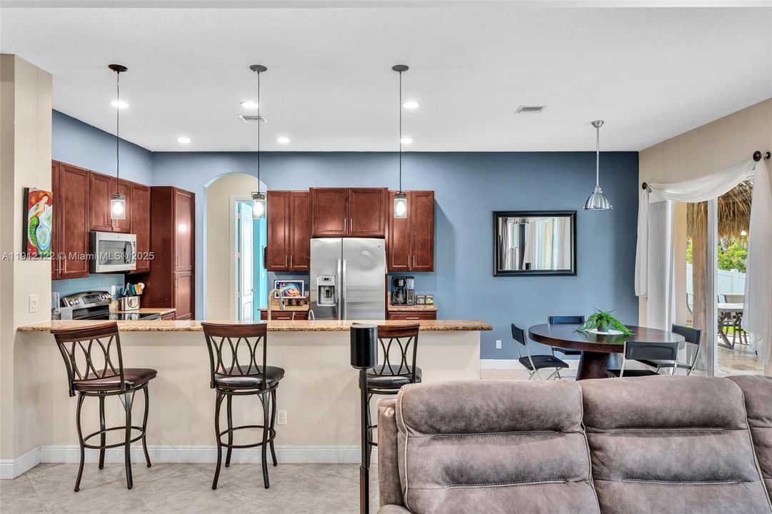 待售: $975,000 (3 贝兹, 2 浴室, 2307 平方英尺)