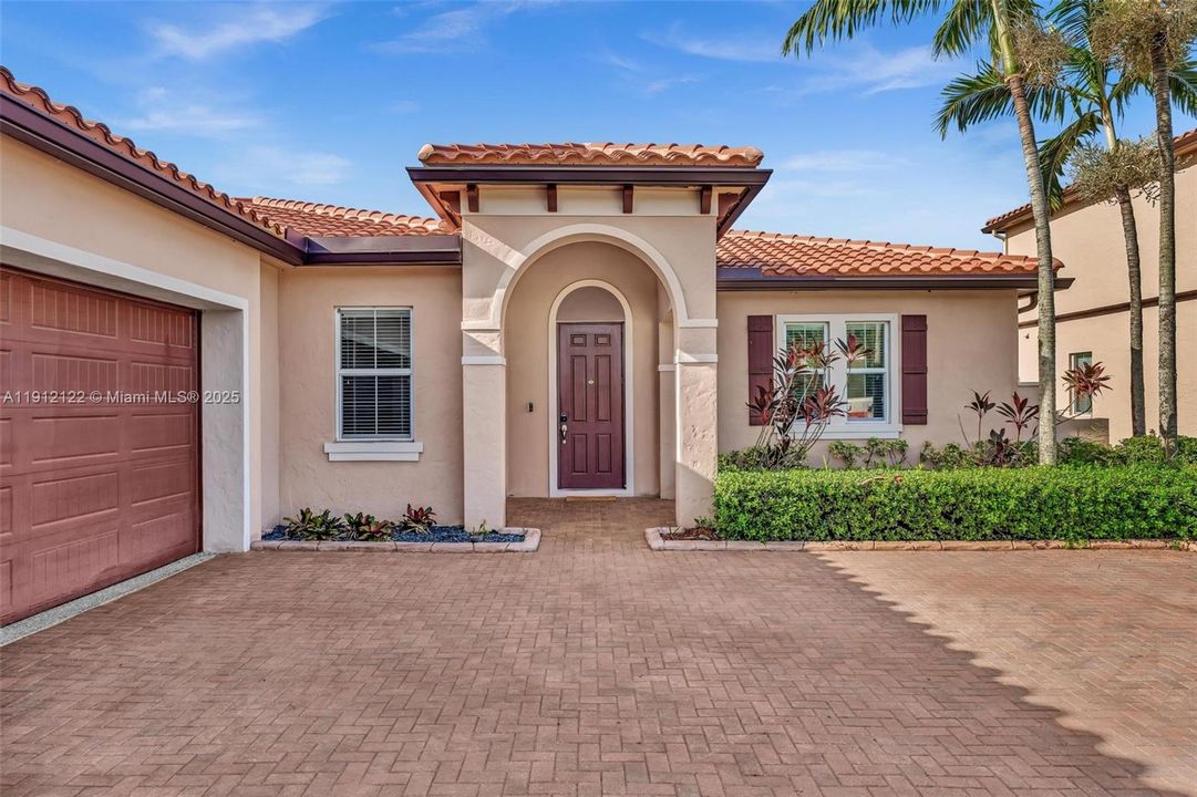 待售: $975,000 (3 贝兹, 2 浴室, 2307 平方英尺)