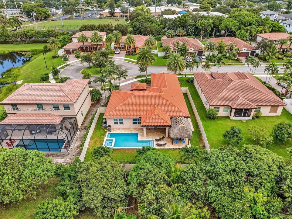 待售: $975,000 (3 贝兹, 2 浴室, 2307 平方英尺)