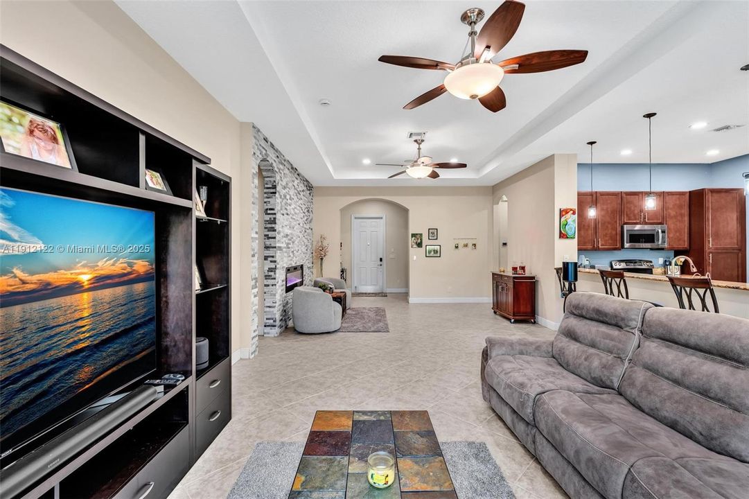 待售: $975,000 (3 贝兹, 2 浴室, 2307 平方英尺)