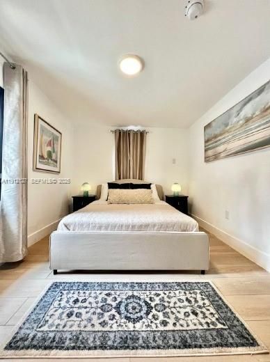 For Sale: $795,000 (3 beds, 2 baths, 992 Square Feet)