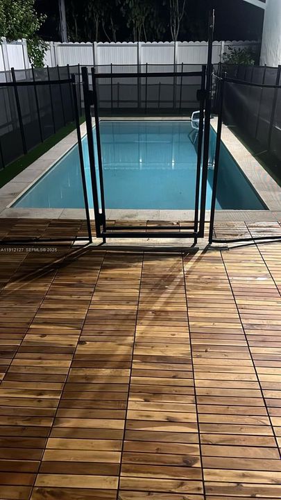 На продажу: $795,000 (3 спален, 2 ванн, 992 Квадратных фут)