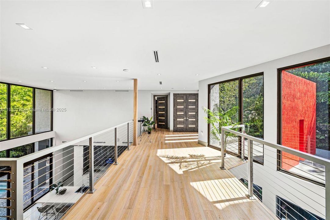 For Sale: $4,995,000 (5 beds, 4 baths, 5259 Square Feet)