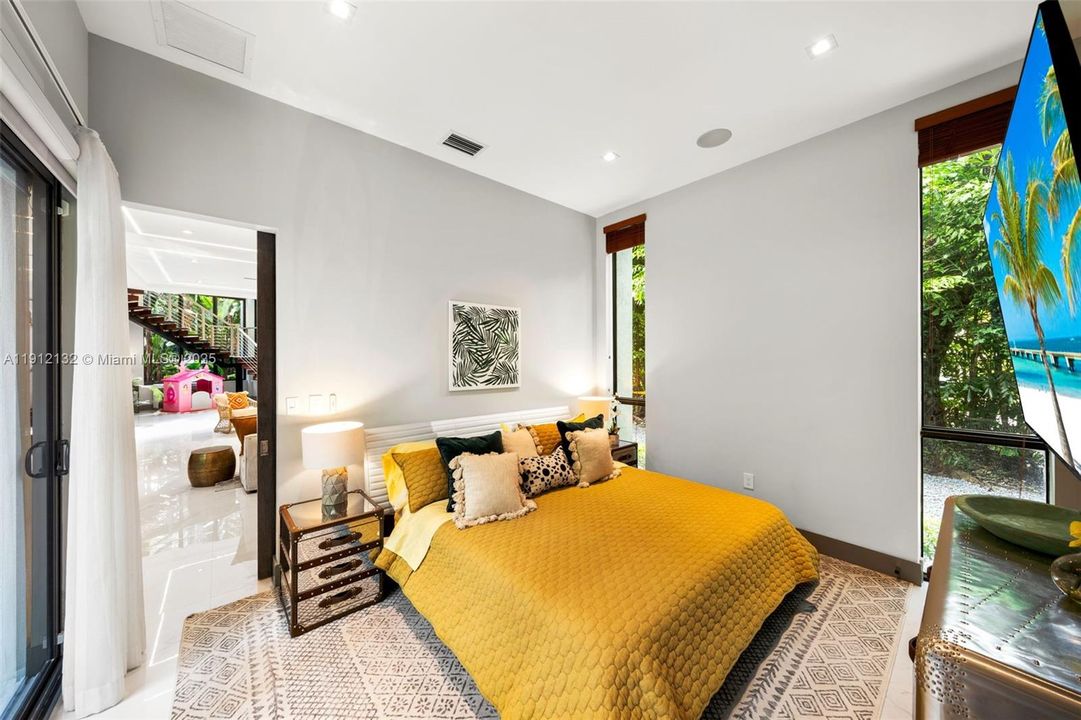 For Sale: $4,995,000 (5 beds, 4 baths, 5259 Square Feet)