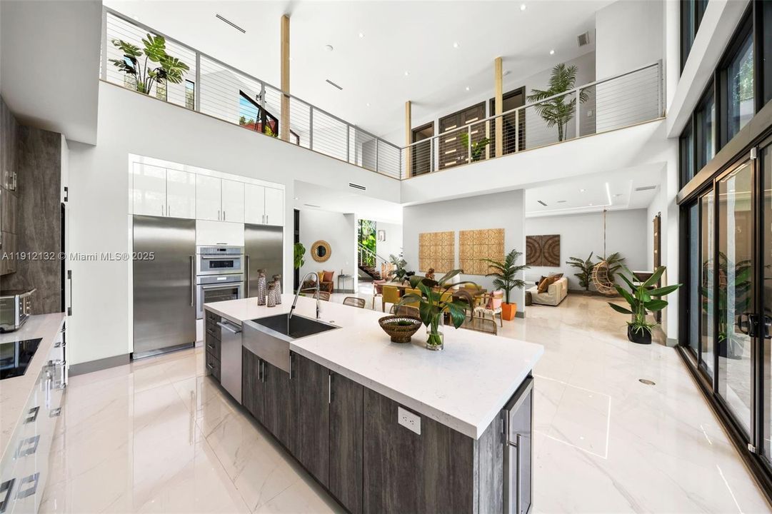 For Sale: $4,995,000 (5 beds, 4 baths, 5259 Square Feet)