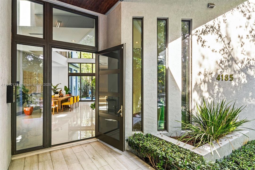 For Sale: $4,995,000 (5 beds, 4 baths, 5259 Square Feet)