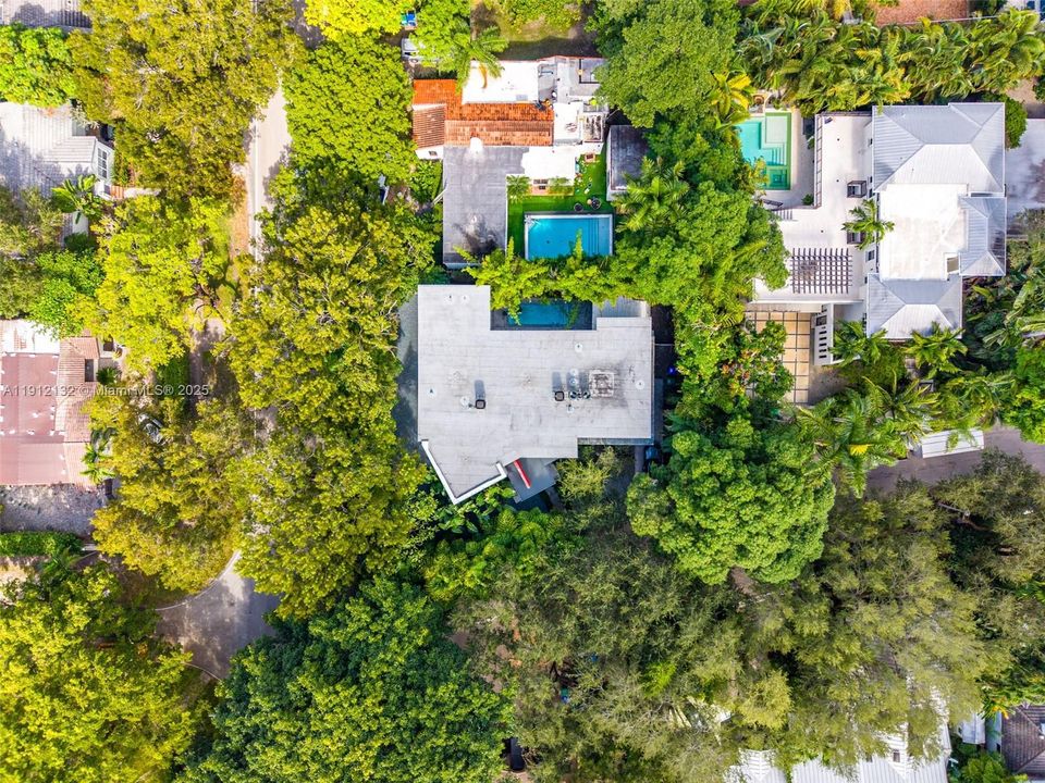 For Sale: $4,995,000 (5 beds, 4 baths, 5259 Square Feet)