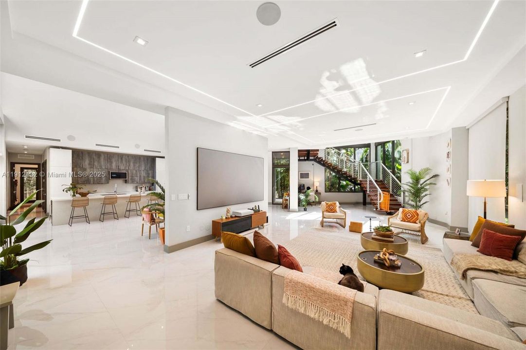 For Sale: $4,995,000 (5 beds, 4 baths, 5259 Square Feet)
