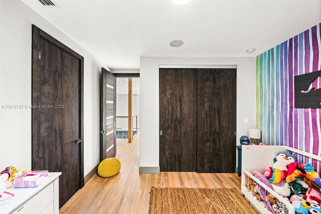 For Sale: $4,995,000 (5 beds, 4 baths, 5259 Square Feet)