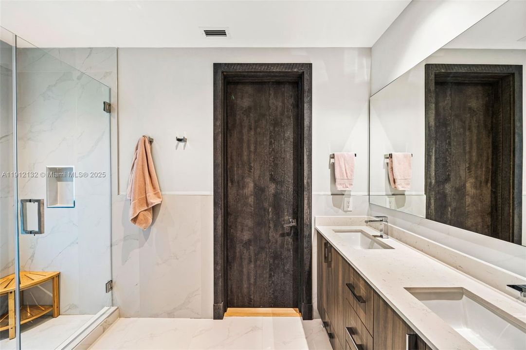 For Sale: $4,995,000 (5 beds, 4 baths, 5259 Square Feet)