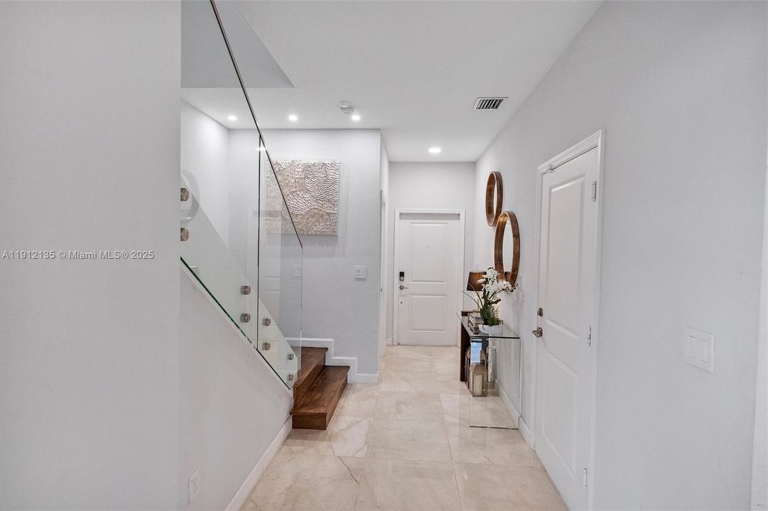 На продажу: $769,000 (3 спален, 2 ванн, 1624 Квадратных фут)