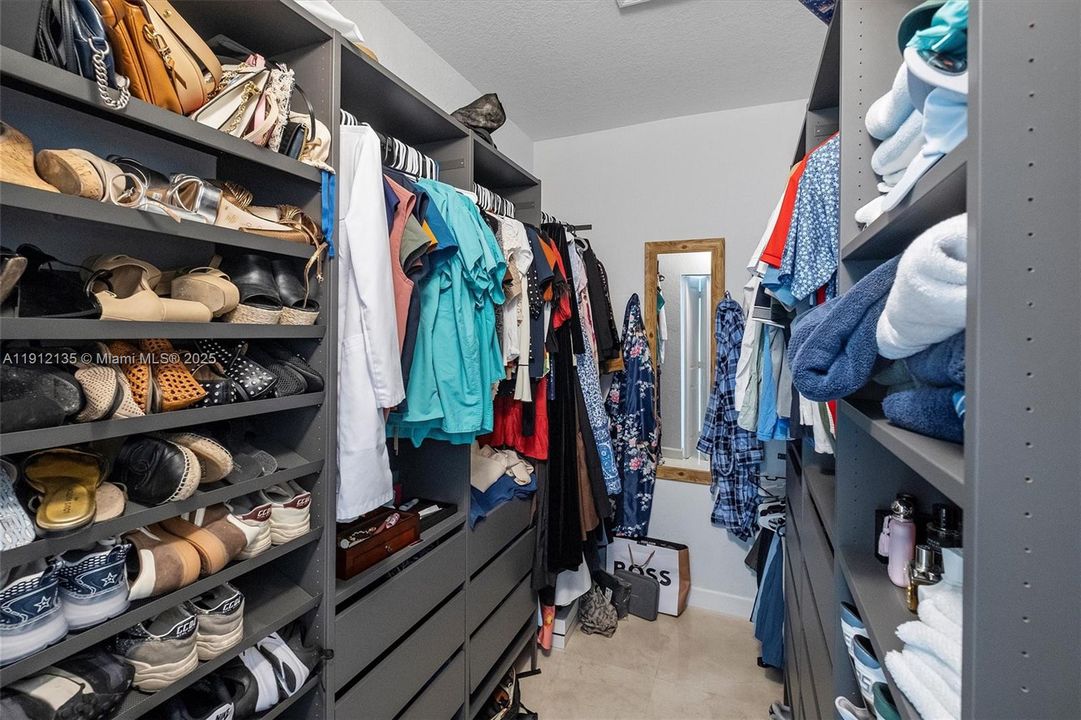 walk in closet