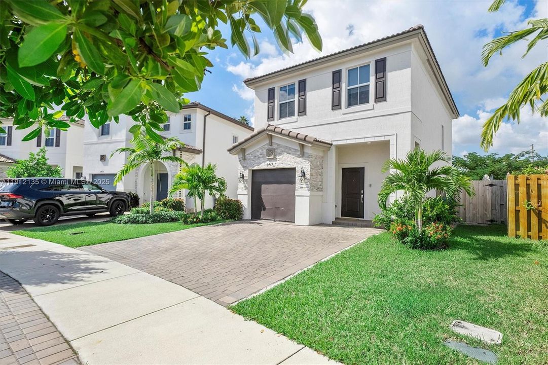 На продажу: $769,000 (3 спален, 2 ванн, 1624 Квадратных фут)