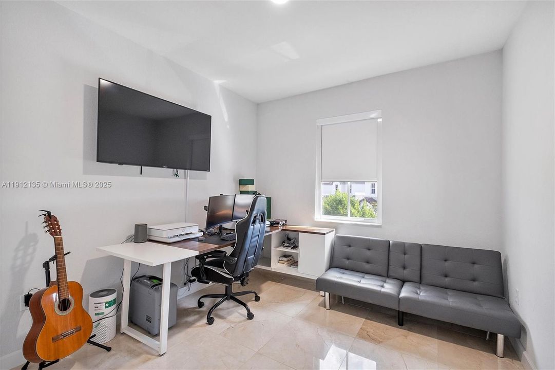 На продажу: $769,000 (3 спален, 2 ванн, 1624 Квадратных фут)