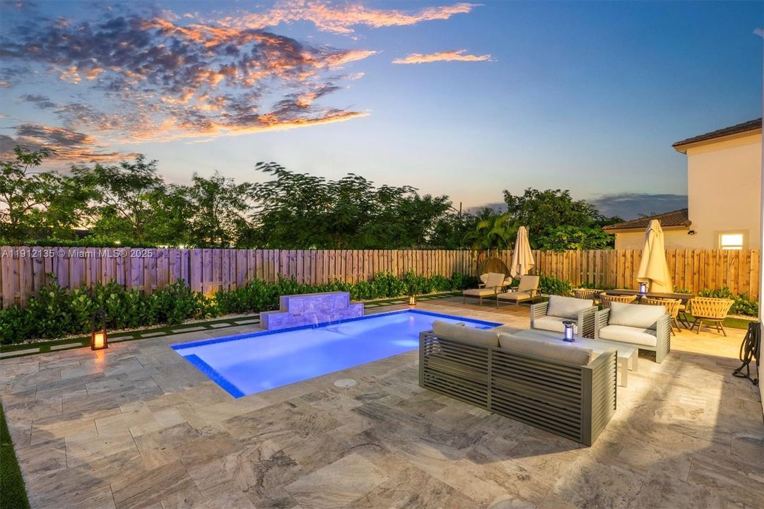 На продажу: $769,000 (3 спален, 2 ванн, 1624 Квадратных фут)