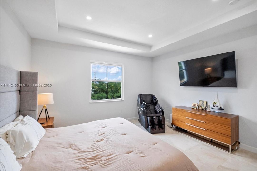 На продажу: $769,000 (3 спален, 2 ванн, 1624 Квадратных фут)