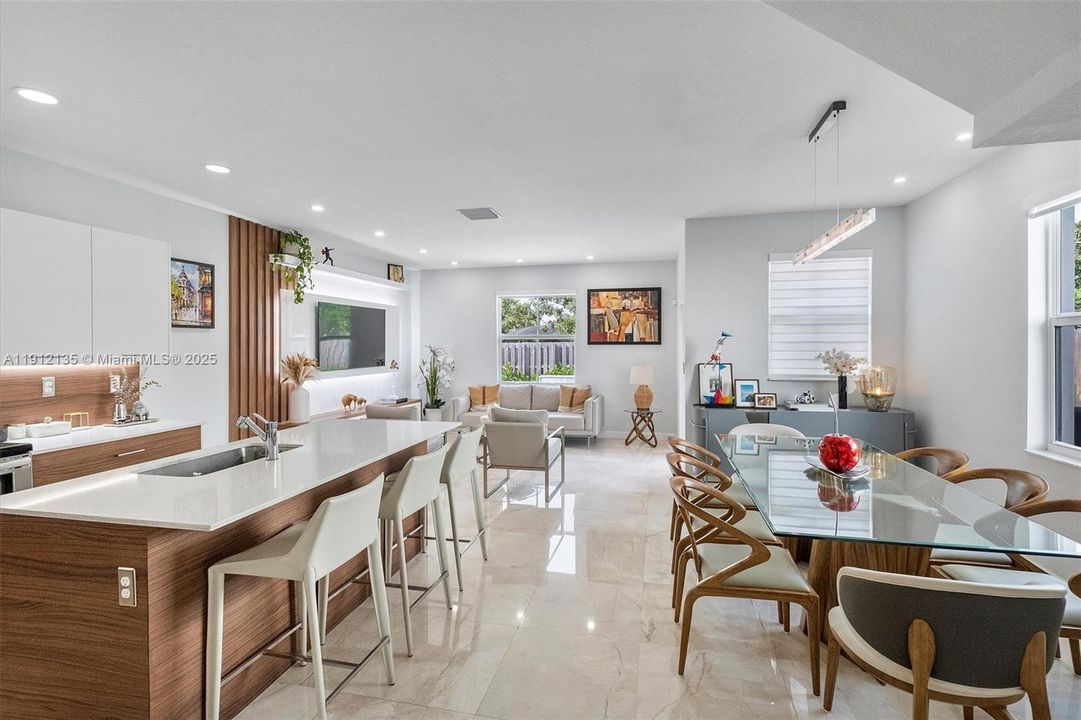 На продажу: $769,000 (3 спален, 2 ванн, 1624 Квадратных фут)