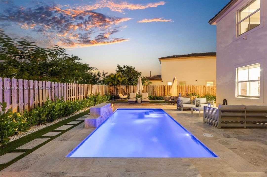 На продажу: $769,000 (3 спален, 2 ванн, 1624 Квадратных фут)