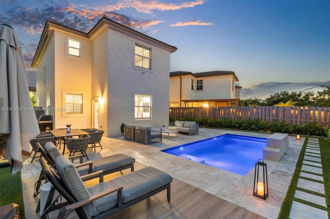 На продажу: $769,000 (3 спален, 2 ванн, 1624 Квадратных фут)