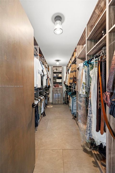 En Renta: $14,900 (4 camas, 2 baños, 2605 Pies cuadrados)