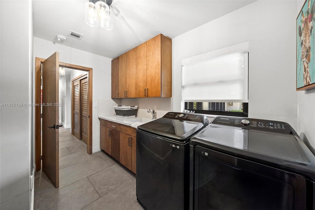 En Renta: $14,900 (4 camas, 2 baños, 2605 Pies cuadrados)