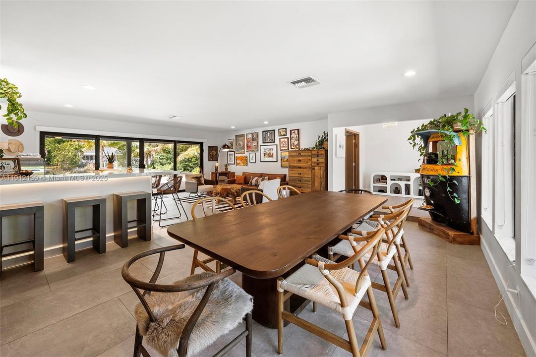 En Renta: $14,900 (4 camas, 2 baños, 2605 Pies cuadrados)