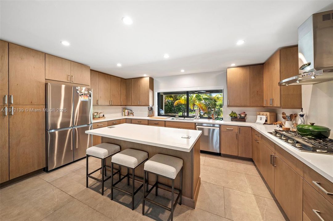 En Renta: $14,900 (4 camas, 2 baños, 2605 Pies cuadrados)