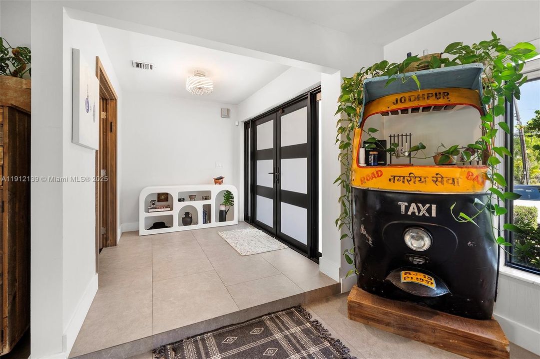 En Renta: $14,900 (4 camas, 2 baños, 2605 Pies cuadrados)