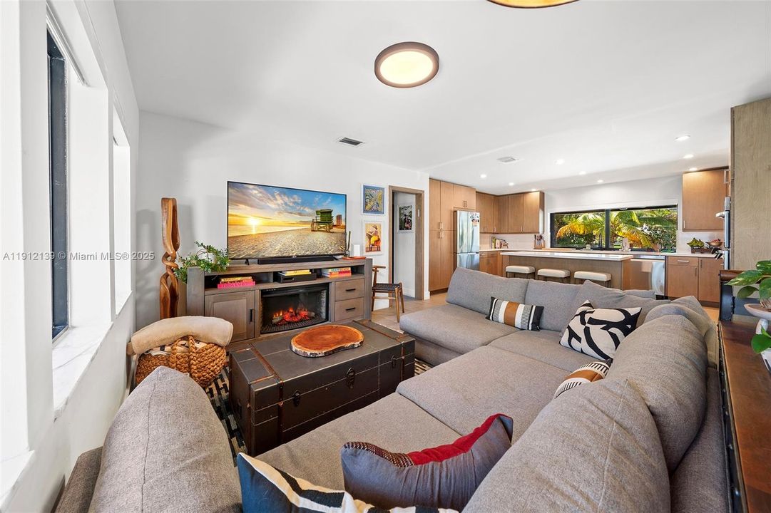 En Renta: $14,900 (4 camas, 2 baños, 2605 Pies cuadrados)