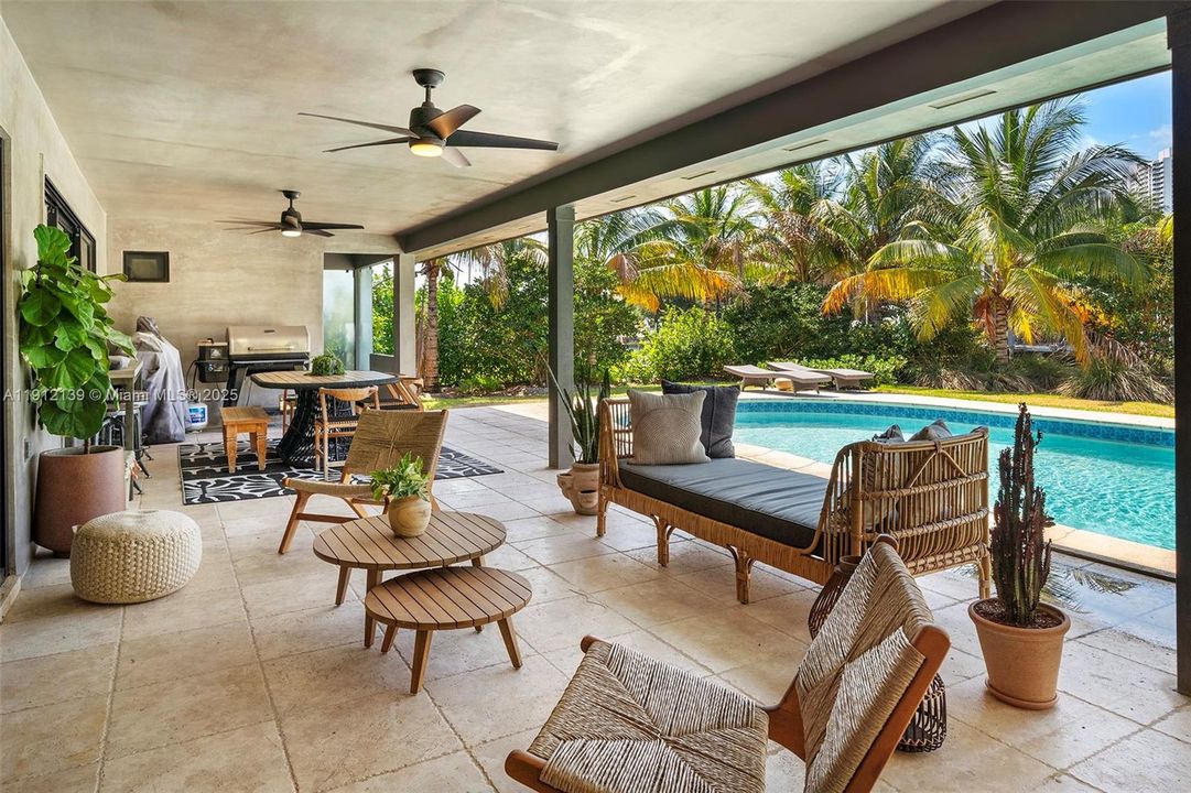 En Renta: $14,900 (4 camas, 2 baños, 2605 Pies cuadrados)