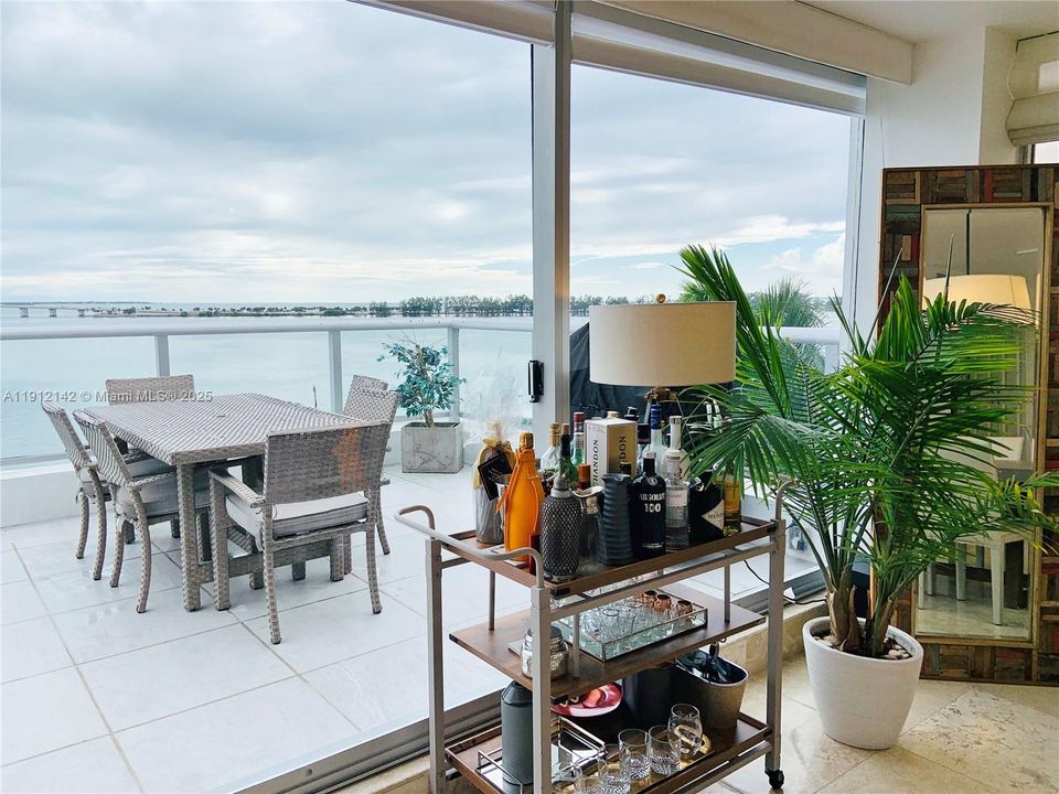 For Sale: $1,125,000 (3 beds, 2 baths, 1869 Square Feet)