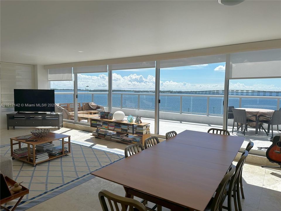 For Sale: $1,125,000 (3 beds, 2 baths, 1869 Square Feet)